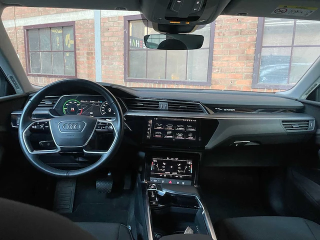 Audi e-tron sportback 50 quattro edition 313pk 2020 (origineel-nl + 1e eigenaar), j-618-gl - afbeelding 28 van  68