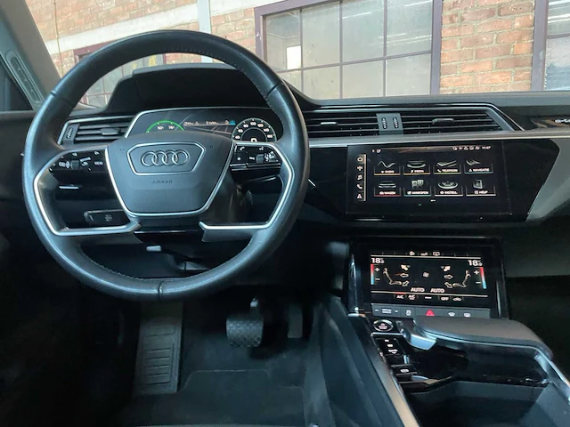 Audi e-tron sportback 50 quattro edition 313pk 2020 (origineel-nl + 1e eigenaar), j-618-gl - afbeelding 29 van  68