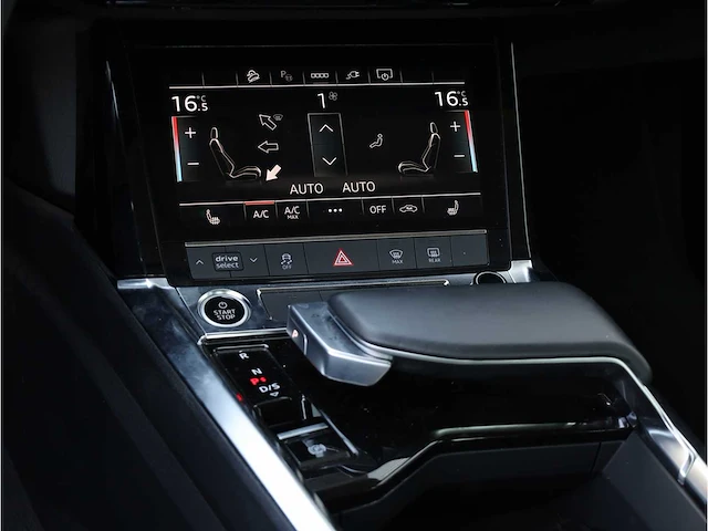 Audi e-tron sportback 55 quattro 95 kwh 300kw automaat 2022 - afbeelding 11 van  30
