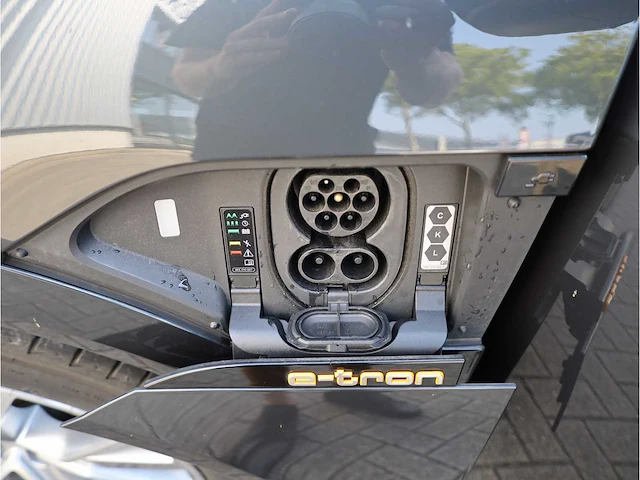 Audi e-tron sportback 55 quattro 95 kwh 300kw automaat 2022 - afbeelding 16 van  30