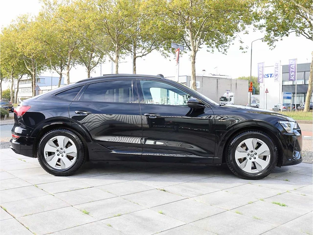 Audi e-tron sportback 55 quattro 95 kwh s-line 2x 300kw automaat 2020 - afbeelding 6 van  47