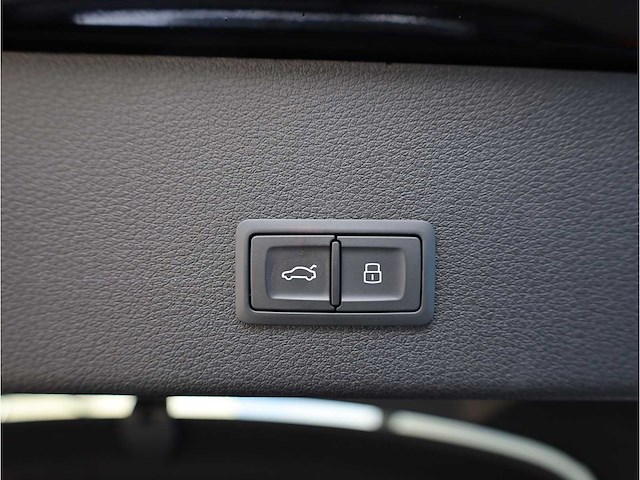 Audi e-tron sportback 55 quattro 95 kwh s-line 2x 300kw automaat 2020 - afbeelding 36 van  47