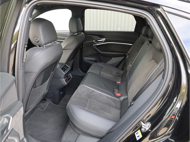 Audi e-tron sportback 55 quattro 95 kwh s-line 2x 300kw automaat 2020 - afbeelding 35 van  47