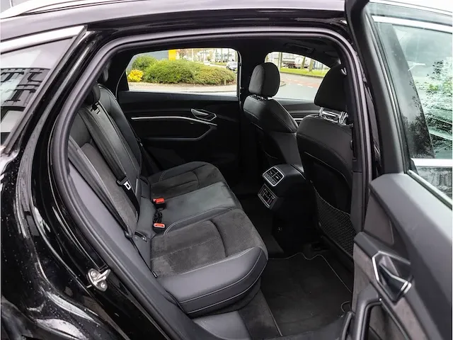 Audi e-tron sportback 55 quattro s-line 300kw automaat 2021 panodak 360°camera keyless head-up matrix led 21"inch - afbeelding 37 van  42
