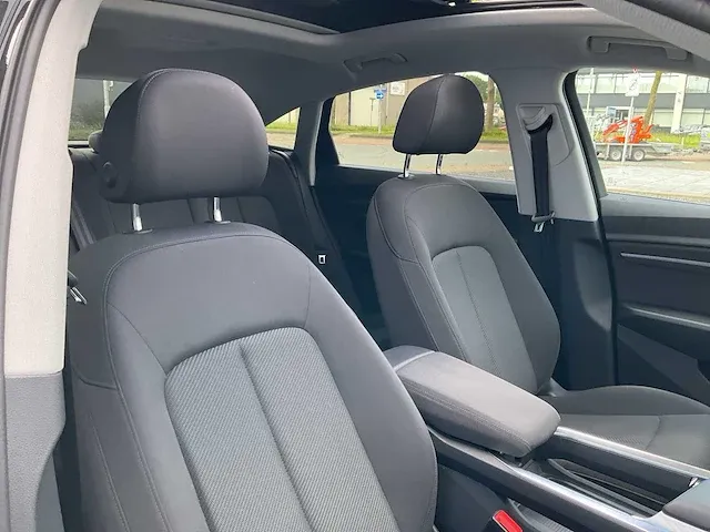 Audi e-tron sportback s-line quattro 313pk automaat 2021 - afbeelding 5 van  38