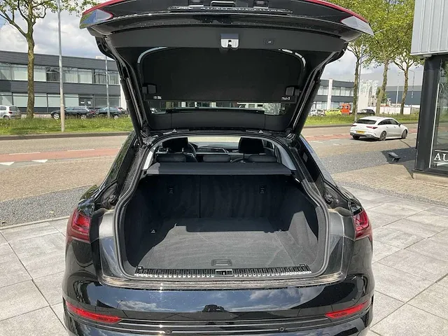 Audi e-tron sportback s-line quattro 313pk automaat 2021 - afbeelding 32 van  38