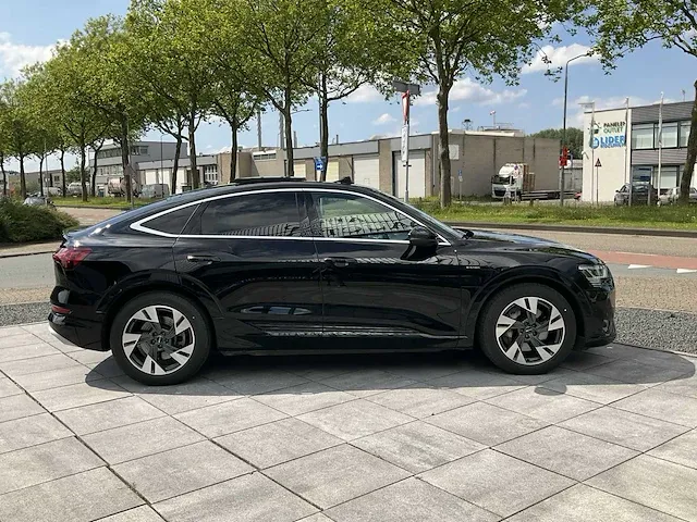 Audi e-tron sportback s-line quattro 313pk automaat 2021 - afbeelding 35 van  38