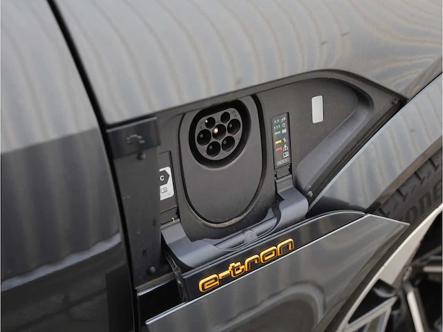 Audi e-tron sportback s quattro 95 kwh 370kw automaat 2022 - afbeelding 35 van  58
