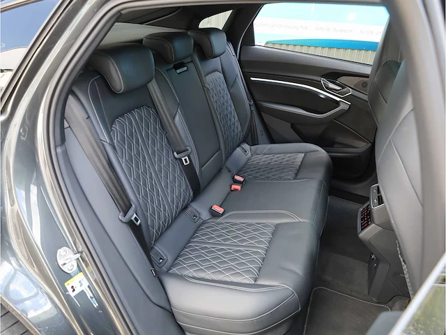 Audi e-tron sportback s quattro 95 kwh 370kw automaat 2022 - afbeelding 48 van  58
