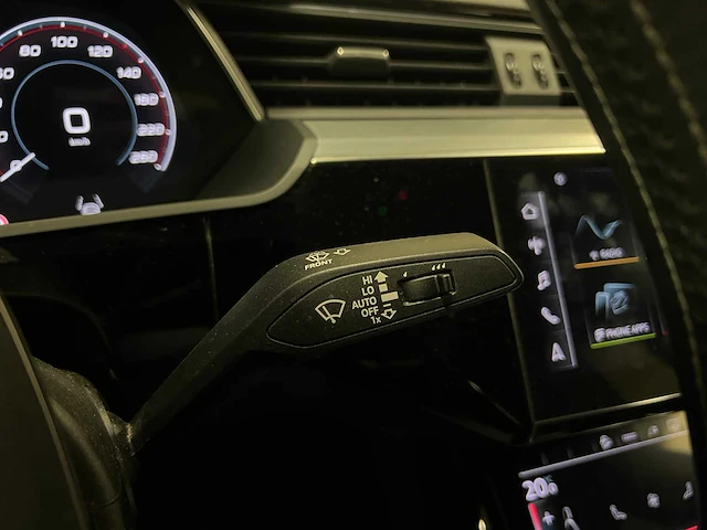 Audi e-tron sportback s quattro 95 kwh 503pk 2020, l-554-vg - afbeelding 39 van  68