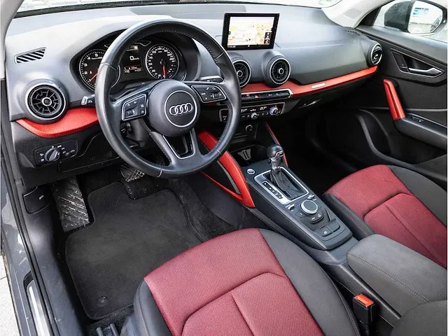 Audi q2 30 tfsi sport automaat 2019 panoramadak keyless go & entry elektrische kofferklep adaptive fabrieksgarantie - afbeelding 3 van  31