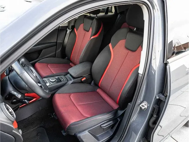 Audi q2 30 tfsi sport automaat 2019 panoramadak keyless go & entry elektrische kofferklep adaptive fabrieksgarantie - afbeelding 4 van  31