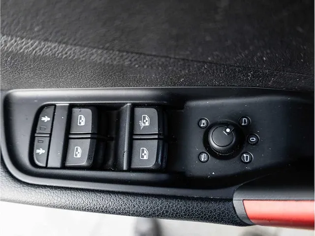 Audi q2 30 tfsi sport automaat 2019 panoramadak keyless go & entry elektrische kofferklep adaptive fabrieksgarantie - afbeelding 17 van  31