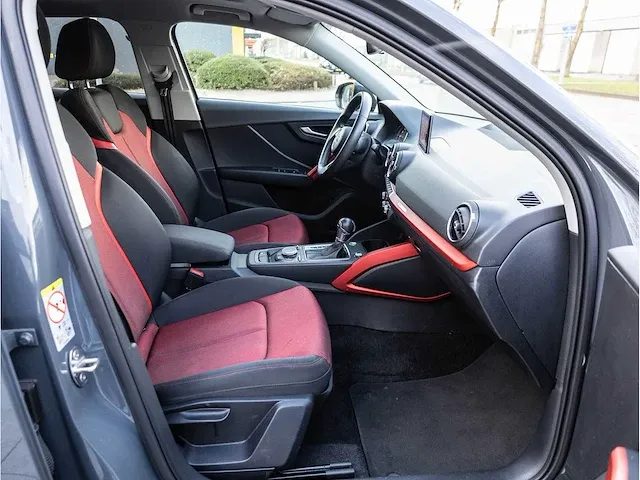 Audi q2 30 tfsi sport automaat 2019 panoramadak keyless go & entry elektrische kofferklep adaptive fabrieksgarantie - afbeelding 22 van  31