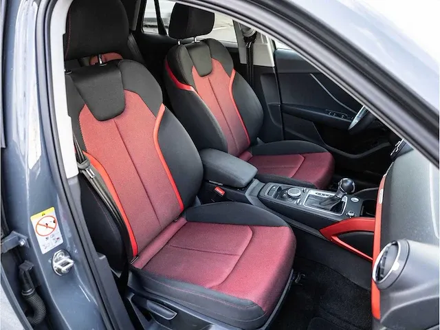Audi q2 30 tfsi sport automaat 2019 panoramadak keyless go & entry elektrische kofferklep adaptive fabrieksgarantie - afbeelding 25 van  31
