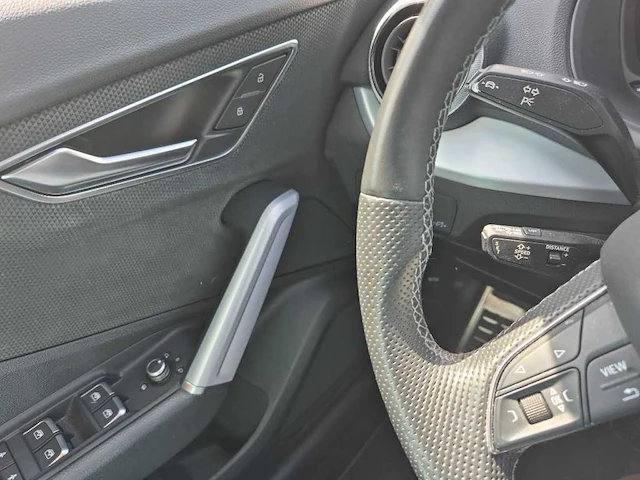 Audi q2 35 tfsi s edition 2021 pano | k-199-td - afbeelding 3 van  18