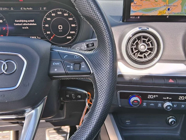 Audi q2 35 tfsi s edition 2021 pano | k-199-td - afbeelding 22 van  35