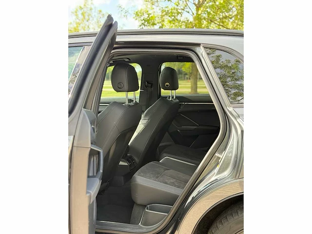 Audi q3 40 tfsi quattro s line edition one 2019 | r-484-vs i - afbeelding 27 van  34