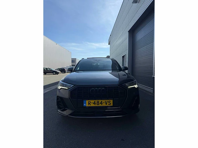 Audi q3 40 tfsi quattro s line edition one 2019 | r-484-vs - afbeelding 1 van  25