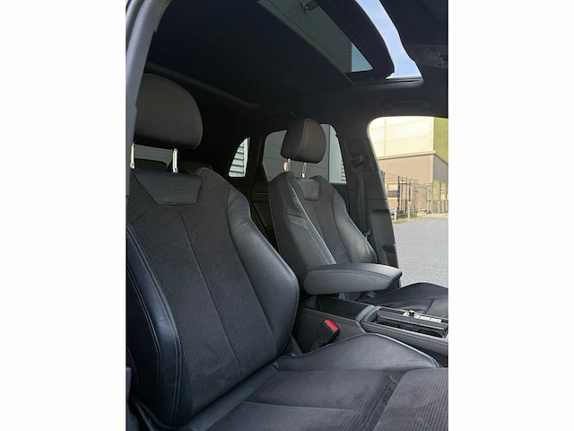 Audi q3 40 tfsi quattro s line edition one 2019 | r-484-vs - afbeelding 15 van  25