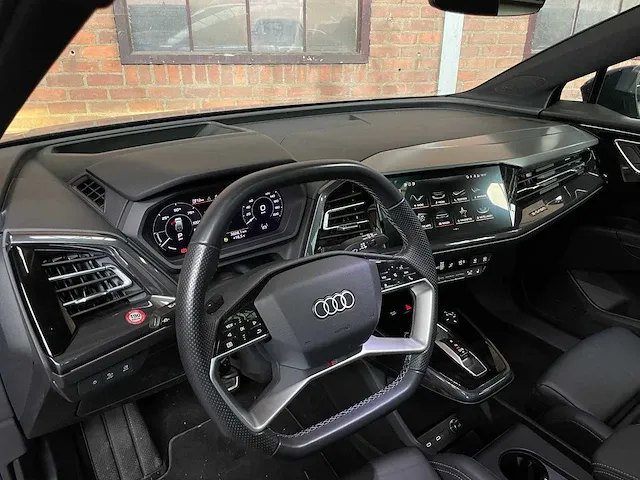 Audi q4 e-tron 35 s-line launch edition 55 kwh 170pk 2021, t-639-dp - afbeelding 24 van  83