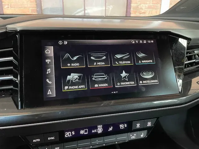 Audi q4 e-tron 35 s-line launch edition 55 kwh 170pk 2021, t-639-dp - afbeelding 25 van  83