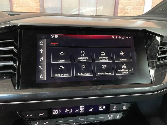 Audi q4 e-tron 35 s-line launch edition 55 kwh 170pk 2021, t-639-dp - afbeelding 31 van  83