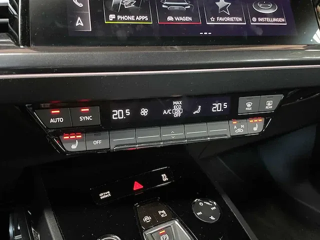 Audi q4 e-tron 35 s-line launch edition 55 kwh 170pk 2021, t-639-dp - afbeelding 44 van  83