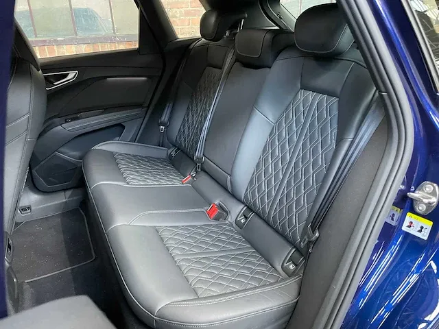 Audi q4 e-tron 35 s-line launch edition 55 kwh 170pk 2021, t-639-dp - afbeelding 70 van  83