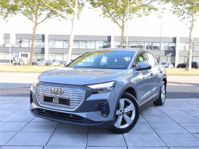 Audi q4 sportback e-tron 35 edition 55 kwh 125kw automaat 2022 - afbeelding 1 van  30