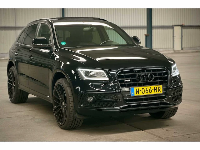 Audi q5 3.0 tfsi quattro s edition automaat, n-066-nr - afbeelding 1 van  17