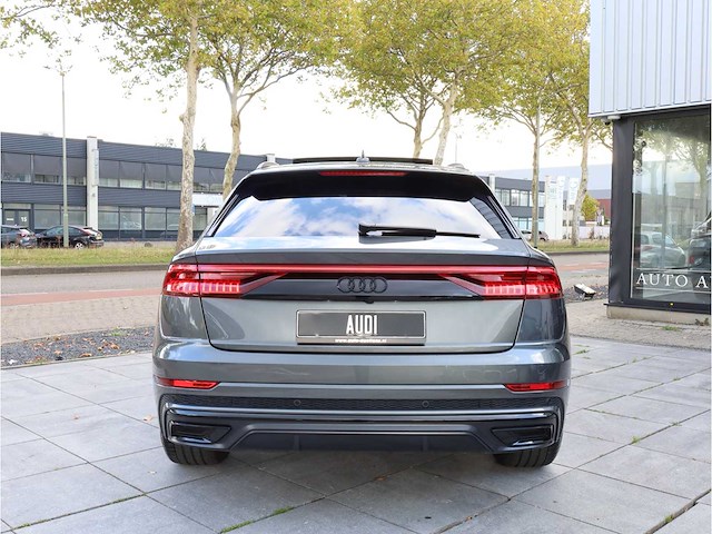 Audi q8 55 tfsi e quattro s-line automaat 380pk 2023 - afbeelding 34 van  49