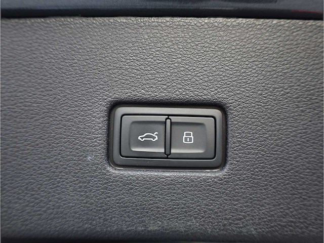 Audi q8 55 tfsi e quattro s-line automaat 380pk 2023 - afbeelding 34 van  49