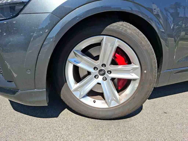 Audi q8 55 tfsi quattro s-line 340pk automaat 2023 - afbeelding 17 van  20