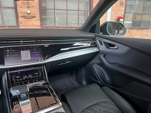 Audi q8 60 tfsie quattro s-line 490pk 2025 plug-in hybrid fabrieksgarantie - afbeelding 15 van  61