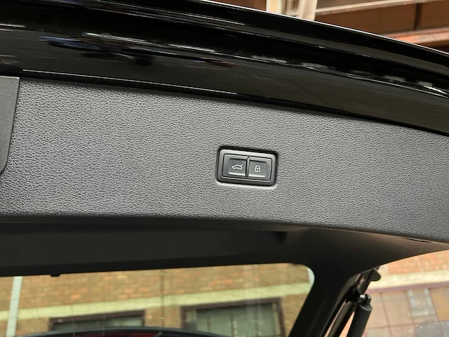 Audi q8 60 tfsie quattro s-line 490pk 2025 plug-in hybrid fabrieksgarantie - afbeelding 19 van  61