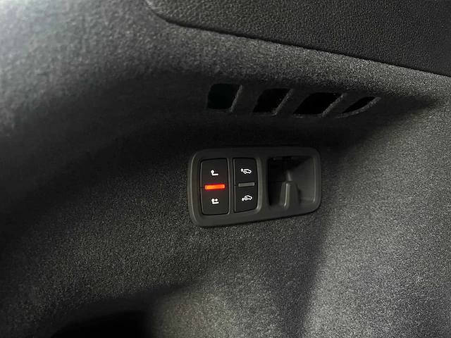 Audi q8 60 tfsie quattro s-line 490pk 2025 plug-in hybrid fabrieksgarantie - afbeelding 28 van  61