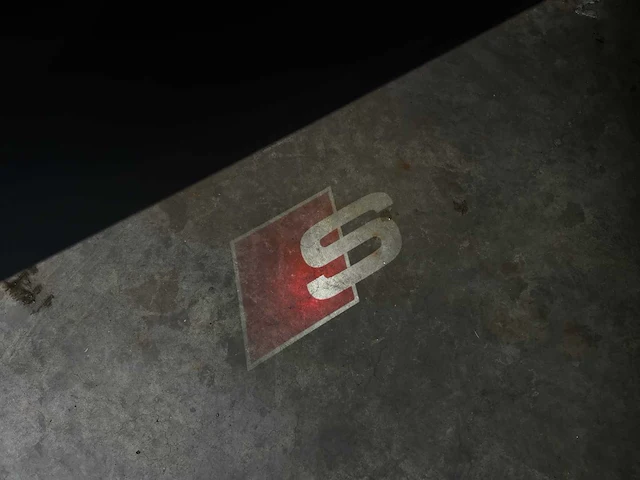 Audi q8 60 tfsie quattro s-line 490pk 2025 plug-in hybrid fabrieksgarantie - afbeelding 30 van  61