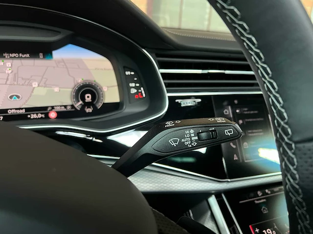 Audi q8 60 tfsie quattro s-line 490pk 2025 plug-in hybrid fabrieksgarantie - afbeelding 35 van  61