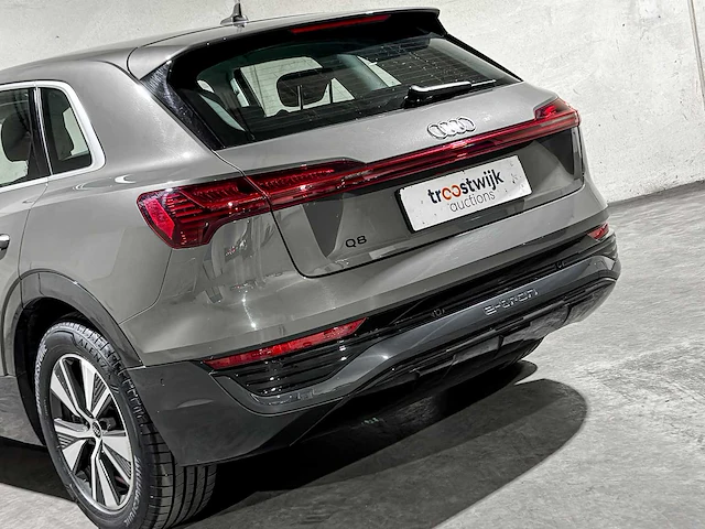 Audi q8 e-tron 50 quattro edition 95 kwh 340pk 2023, s-106-pz - afbeelding 13 van  45