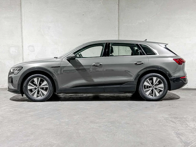 Audi q8 e-tron 50 quattro edition 95 kwh 340pk 2023, s-106-pz - afbeelding 14 van  45