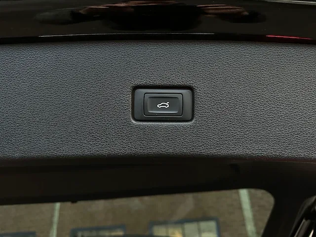 Audi q8 s-line 50 tdi qauttro -carbon- 286pk 2023 -fabrieksgarantie- - afbeelding 72 van  83
