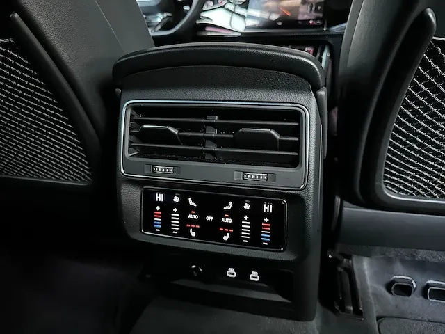 Audi q8 s-line 50 tdi qauttro -carbon- 286pk 2023 -fabrieksgarantie- - afbeelding 74 van  83