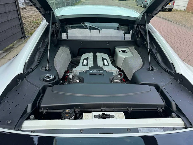 Audi r8 4.2 v8 fsi quattro r-tronic carbon-audi-sport - afbeelding 26 van  48