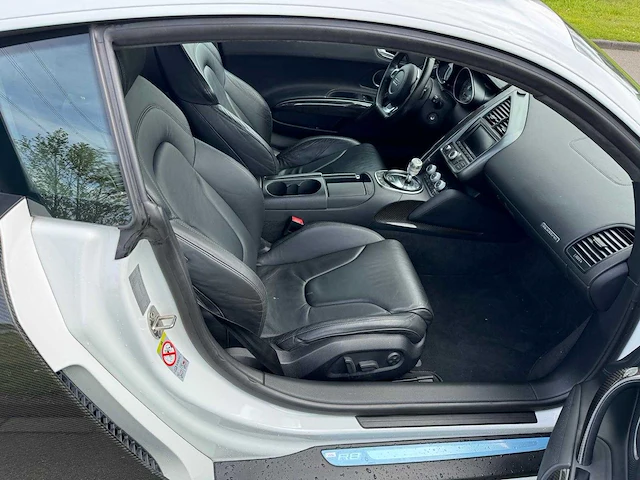 Audi r8 4.2 v8 fsi quattro r-tronic carbon-audi-sport - afbeelding 30 van  48