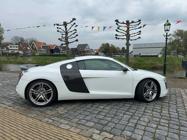 Audi r8 4.2 v8 fsi quattro r-tronic carbon-audi-sport - afbeelding 35 van  48