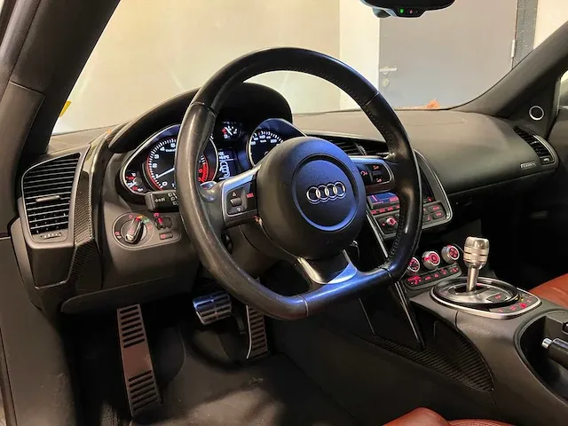 Audi r8 5.2 v10 fsi 525pk -carbon- 2010, 74-ngz-1 - afbeelding 26 van  65