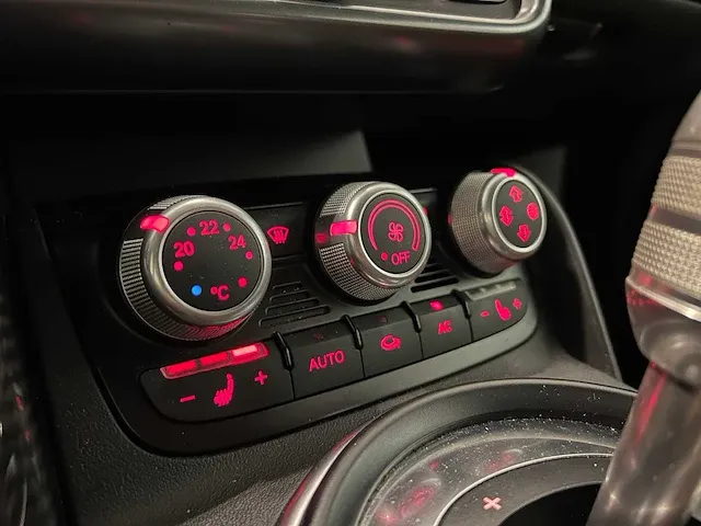 Audi r8 5.2 v10 fsi 525pk -carbon- 2010, 74-ngz-1 - afbeelding 31 van  65