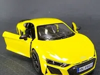 Audi r8 coupé geel - afbeelding 4 van  5