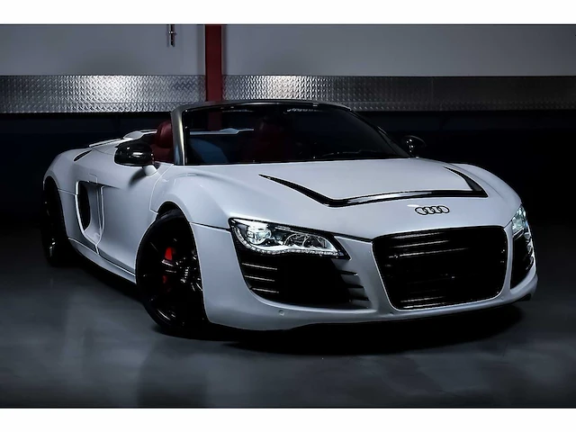 Audi r8 spyder 5,2l v10 fsi - 2011 - afbeelding 2 van  90
